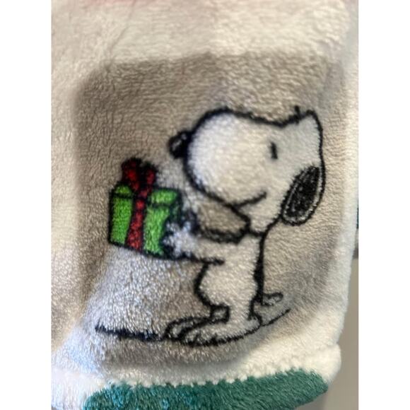 Peanuts Snoopy Throw / Blanket - Squares of Joy - BRAND NEW - Picture 3 of 9
